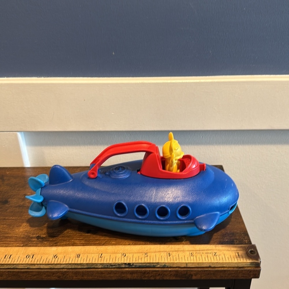 Green Toys - Blue Submarine Toy BPA Free 100% Recycled Made in USA Brand - Picture 8 of 10